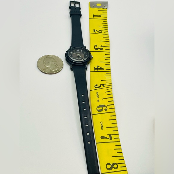 Vintage Casio Black Quartz Watch with Silicone Black Strap. 8 inches New battery